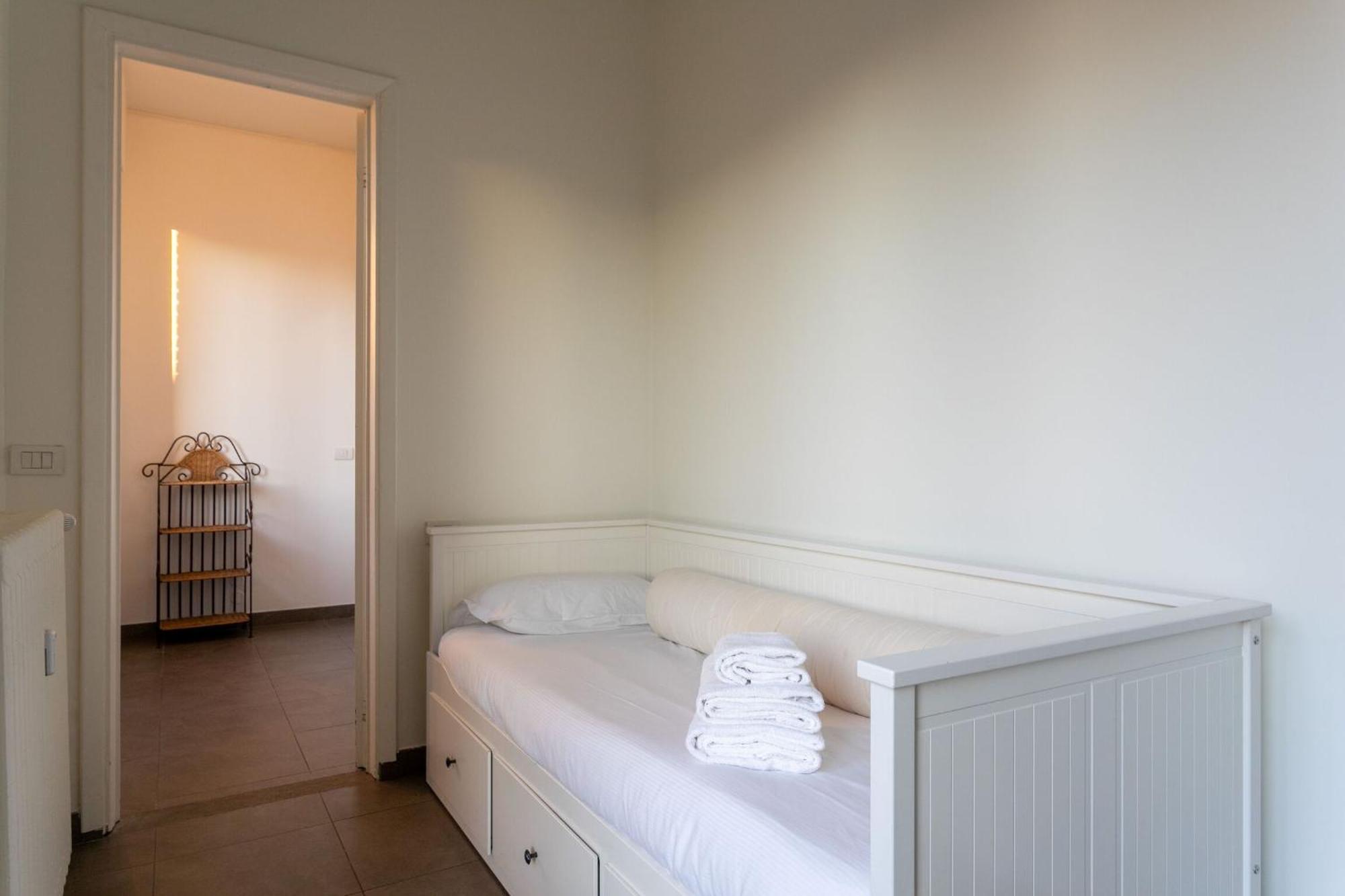 Apartment Serra 2br With Terrace By Halldis *