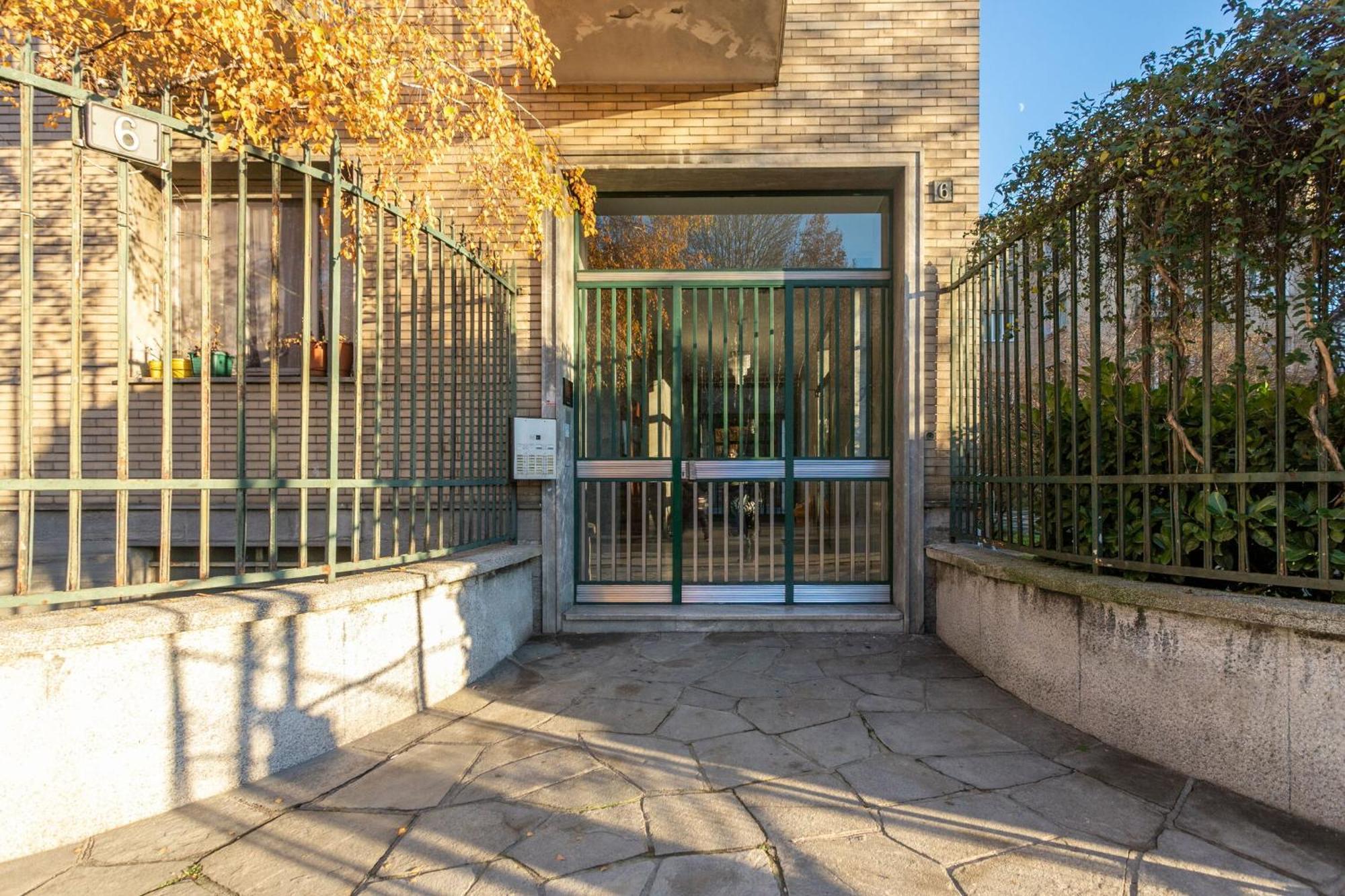 Serra 2br With Terrace By Halldis Milan