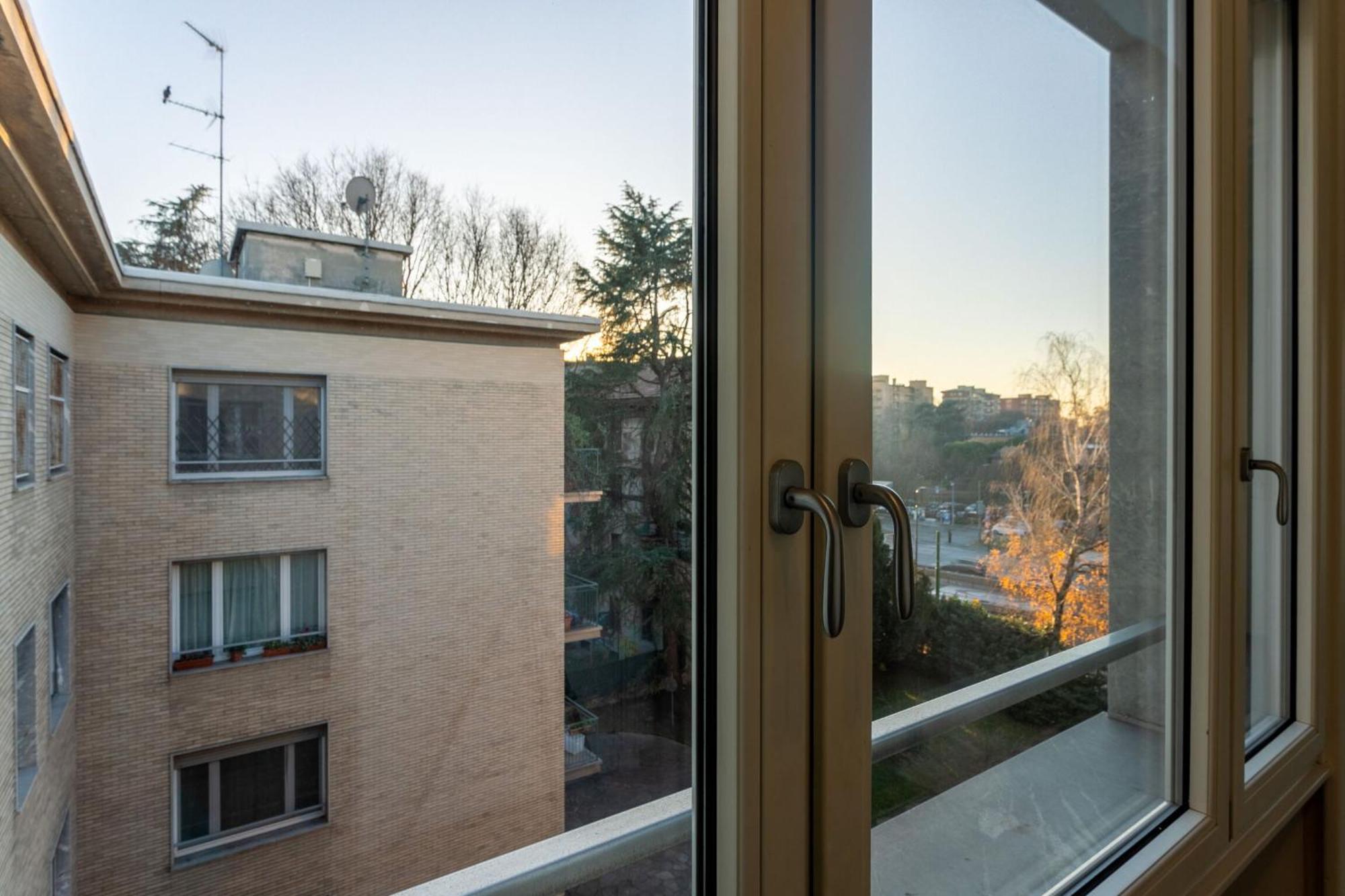 Apartment Serra 2br With Terrace By Halldis *