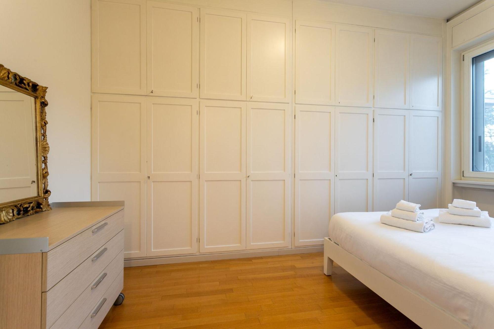 Apartment Serra 2br With Terrace By Halldis *